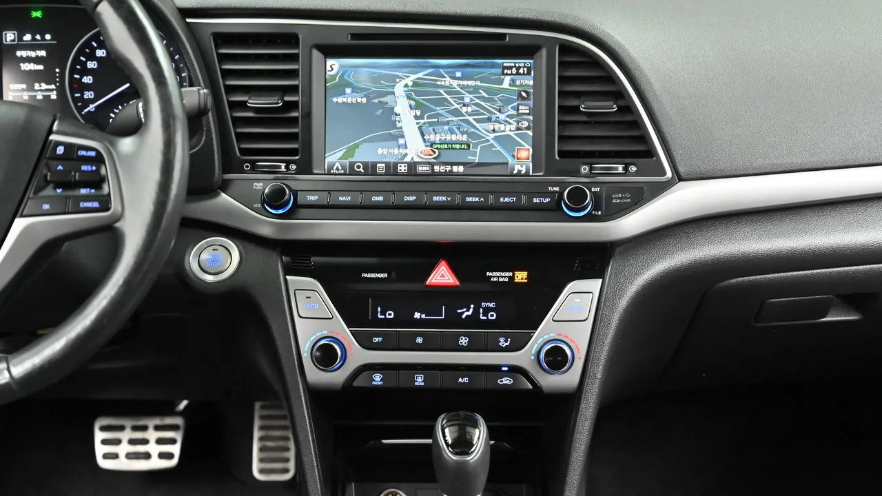 Hyundai Avante — miniaturë 14