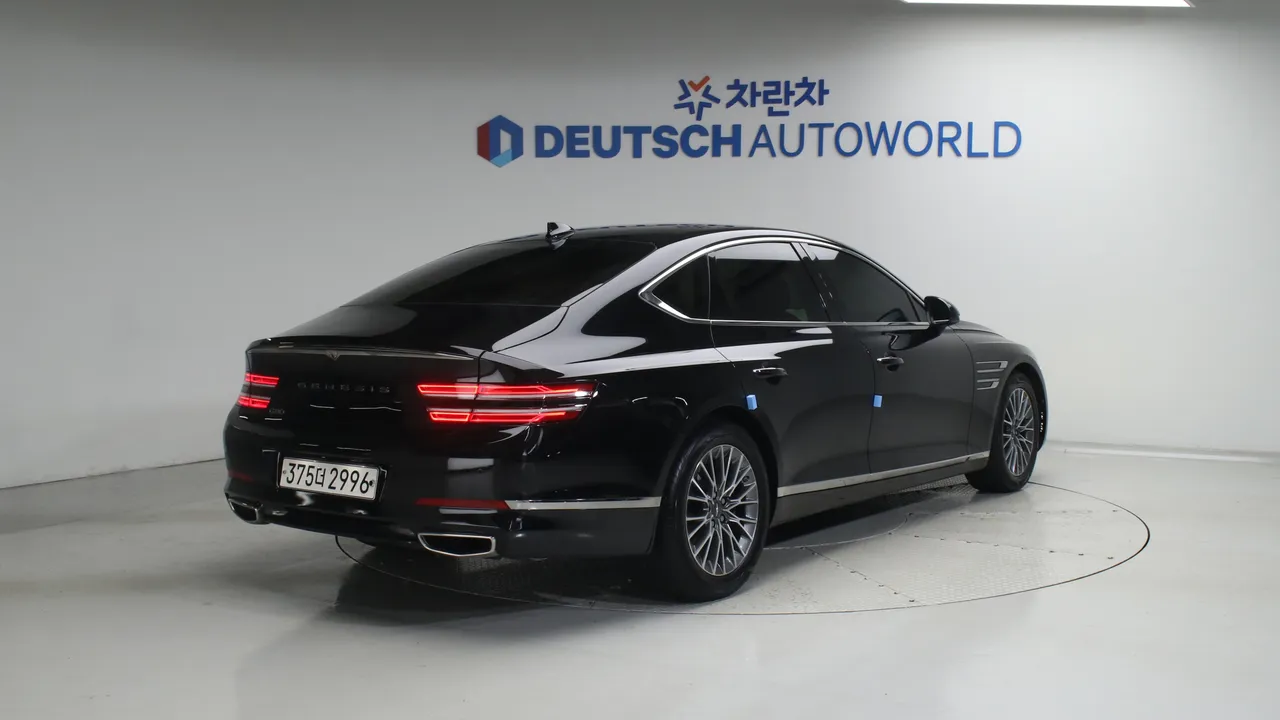 Genesis G80 — miniaturë 2