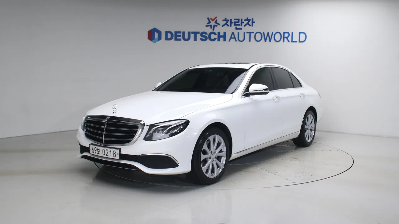 Mercedes-Benz E-klasse E220d 익스클루시브 — foto 1