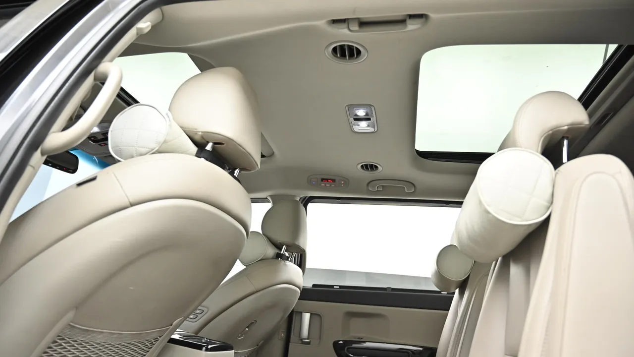 Kia Carnival — miniaturë 18