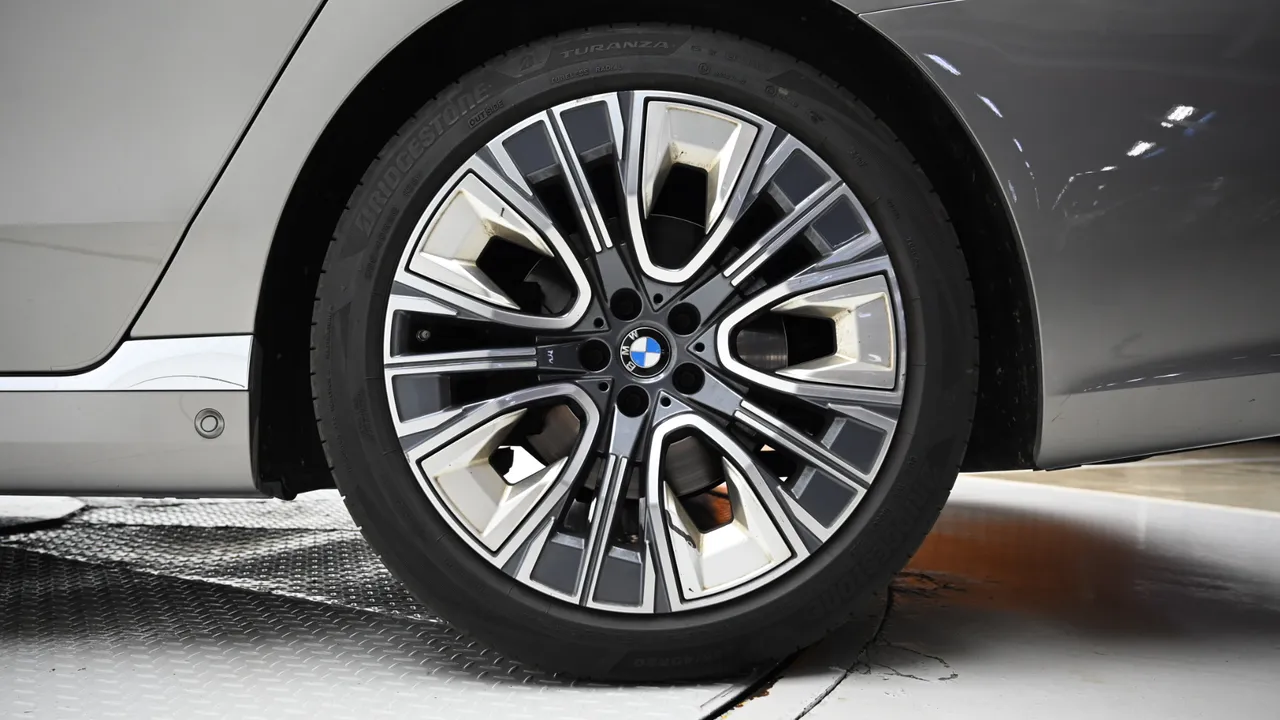 BMW 7er — miniaturë 5