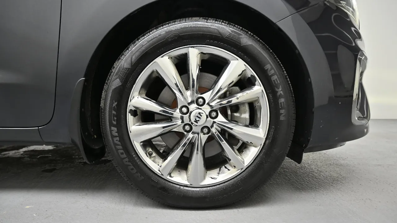 Kia Carnival — miniaturë 5