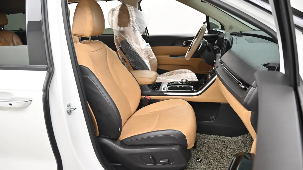 Kia Carnival — miniaturë 10