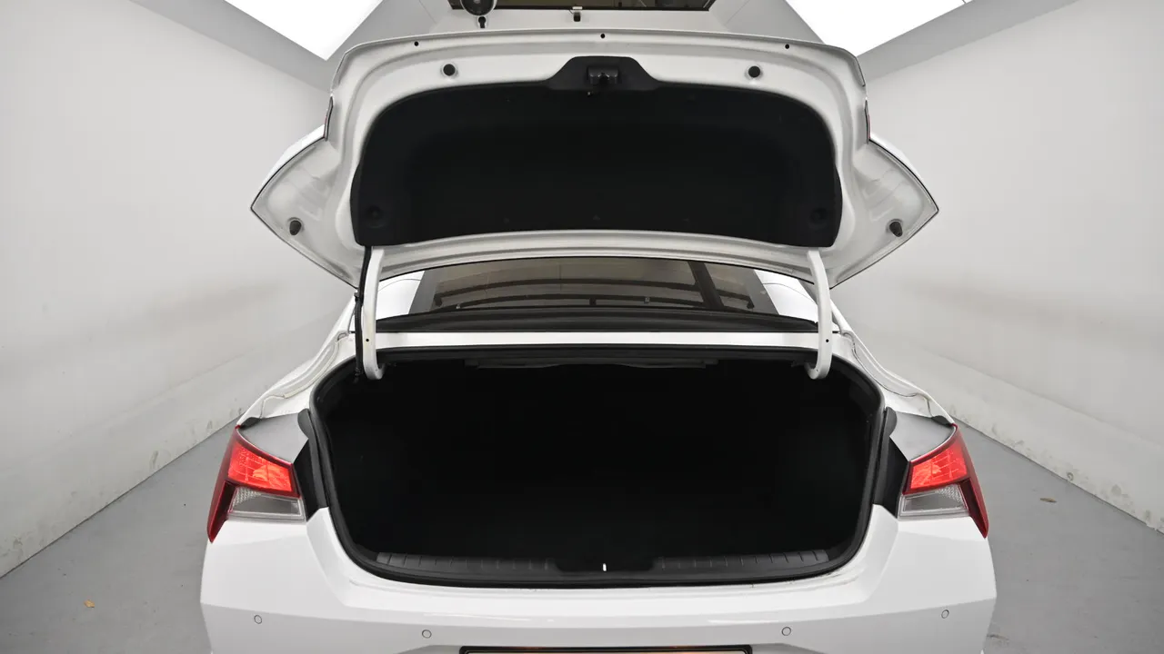 Hyundai Avante — miniaturë 19