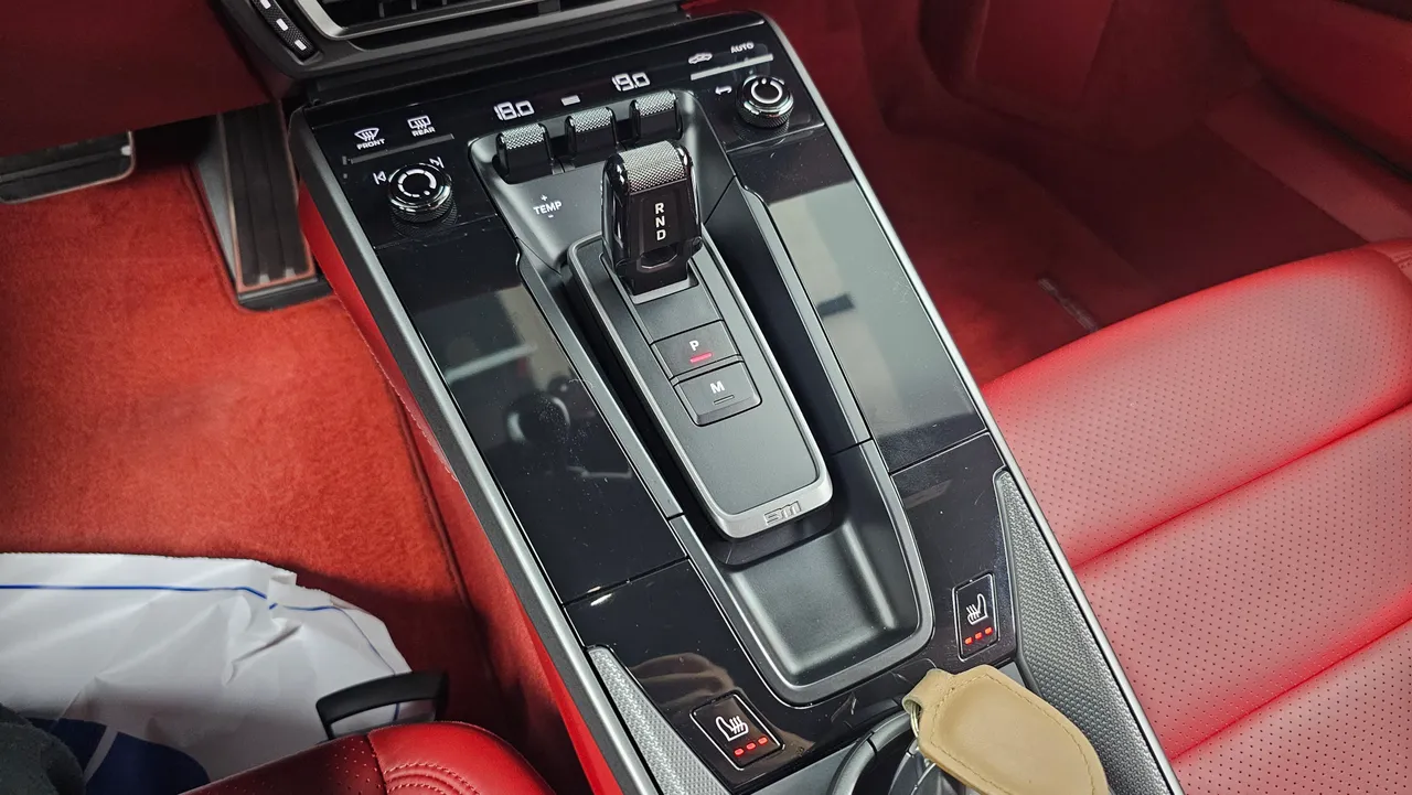 Porsche 911 (992) Carrera