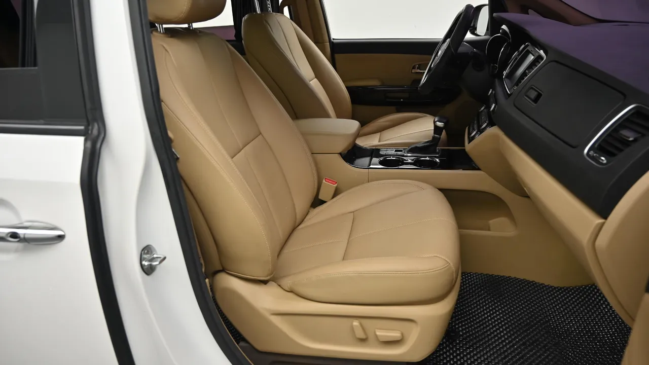 Kia Carnival — miniaturë 10