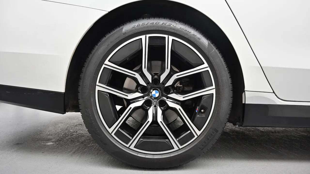 BMW 7er — miniaturë 27