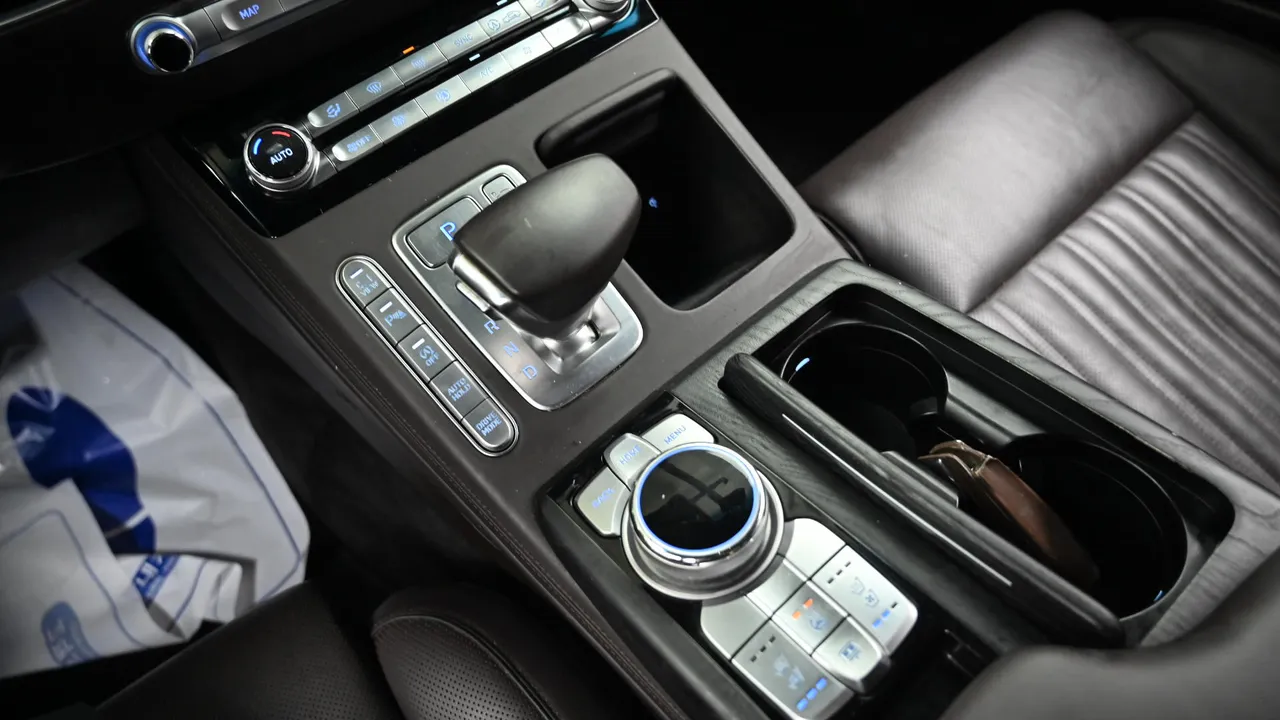 Genesis G90 — miniaturë 9
