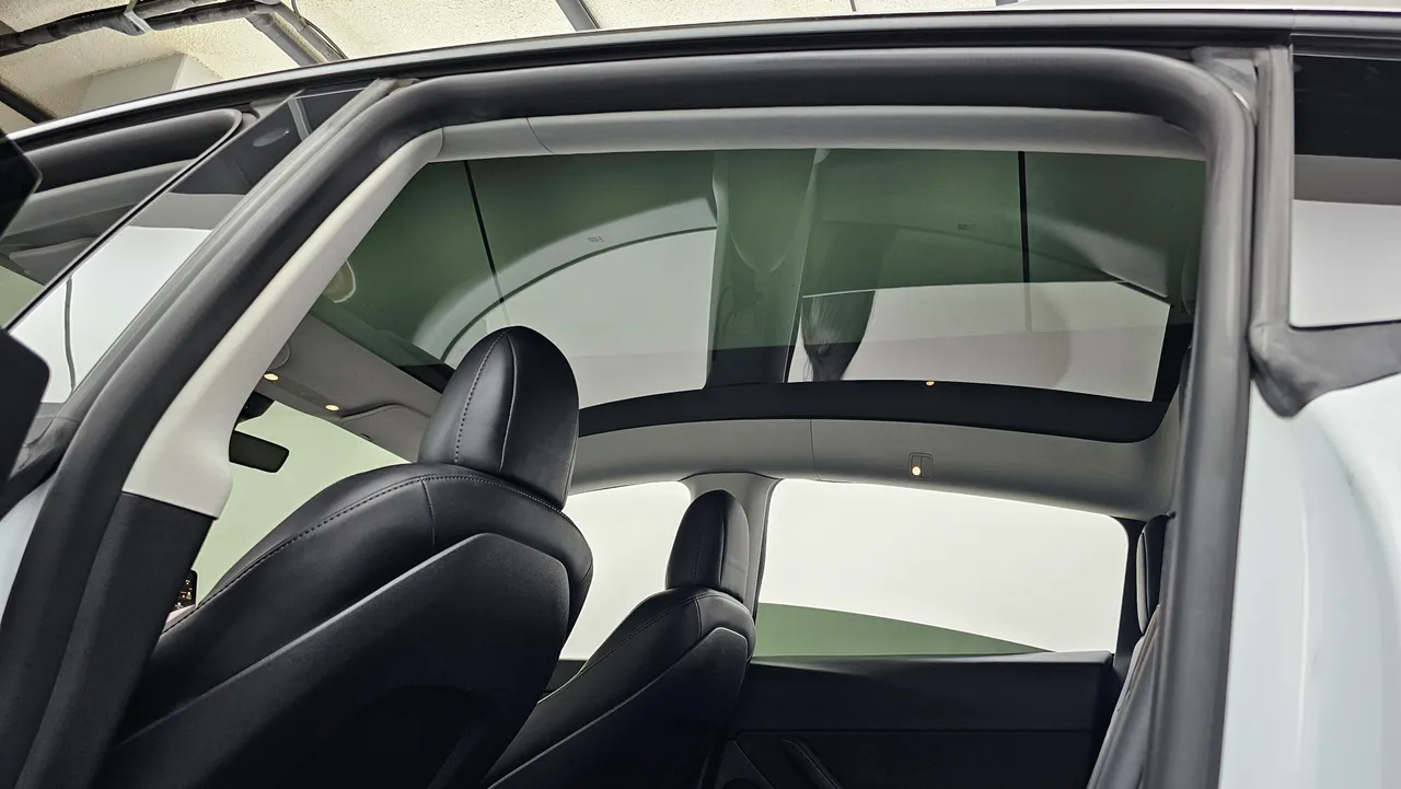 Tesla Model Y — miniaturë 18
