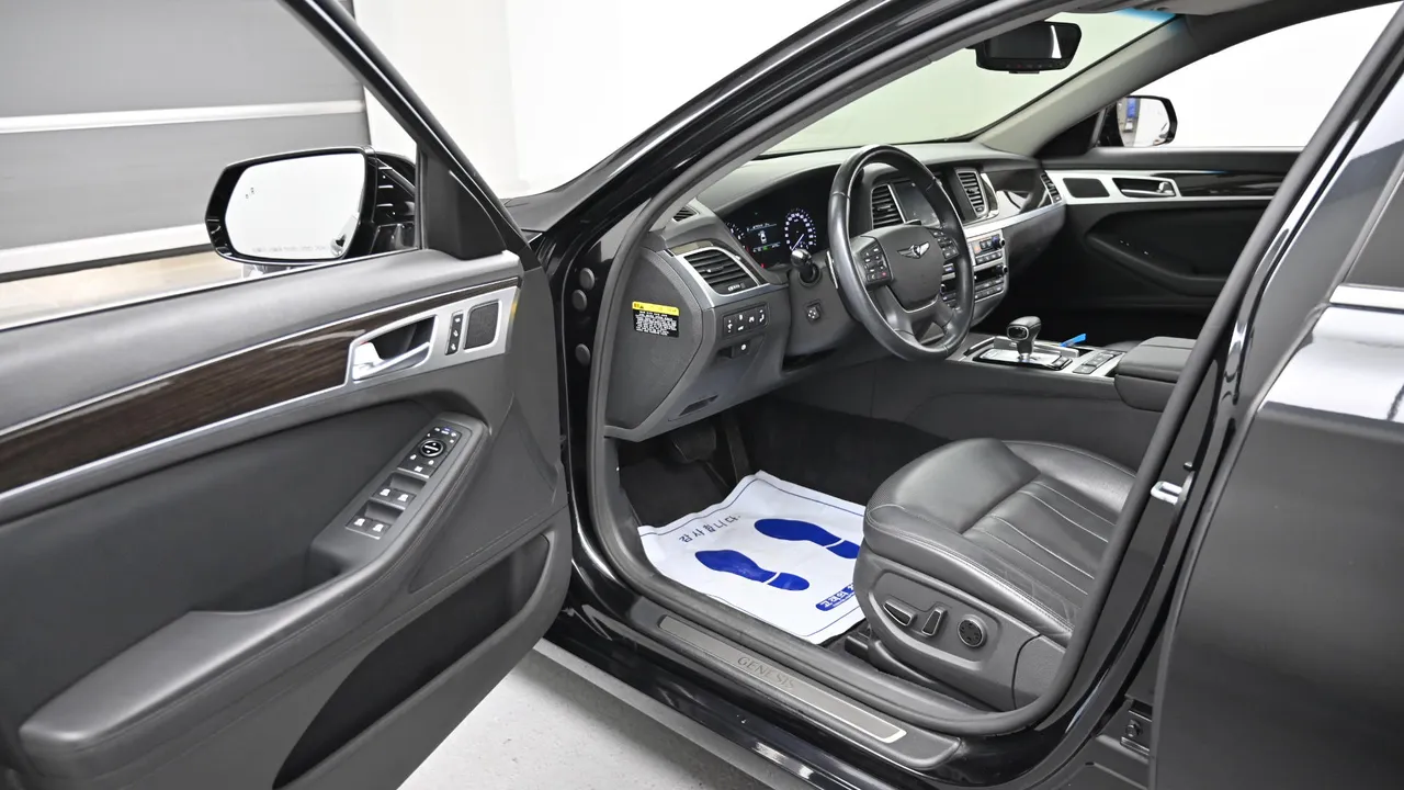 Genesis G80 — miniaturë 11