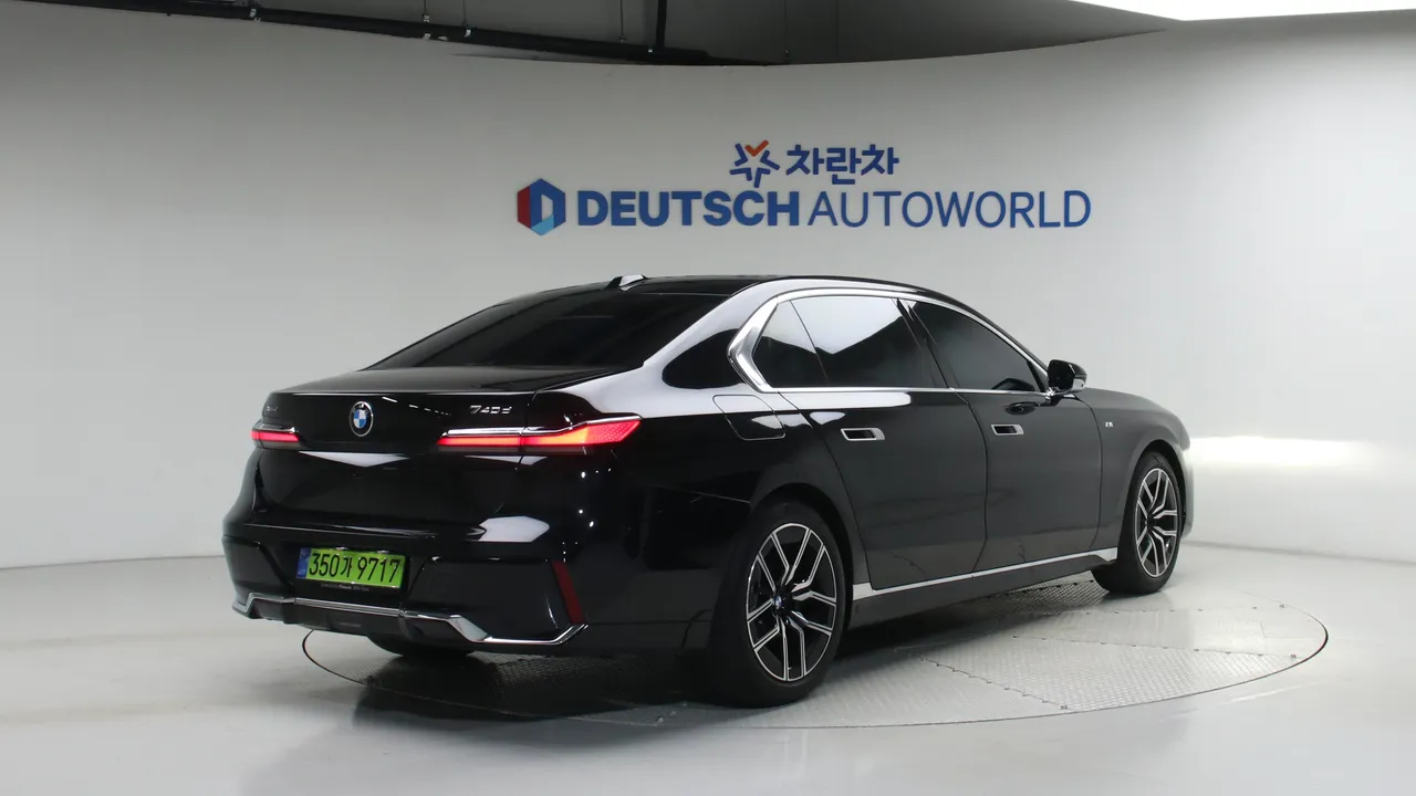BMW 7er — miniaturë 2
