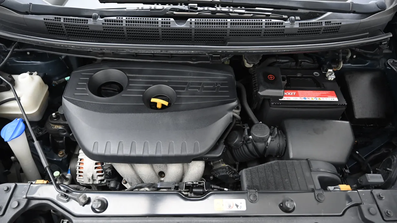 Kia Carens — miniaturë 6