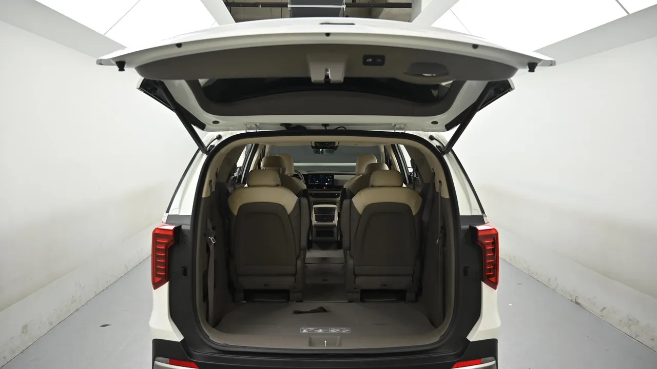 Kia Carnival — miniaturë 19