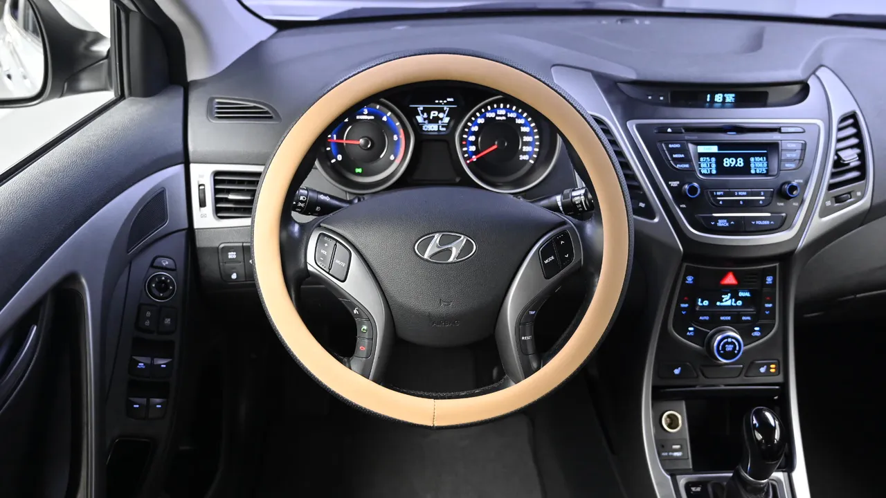 Hyundai Avante — miniaturë 13