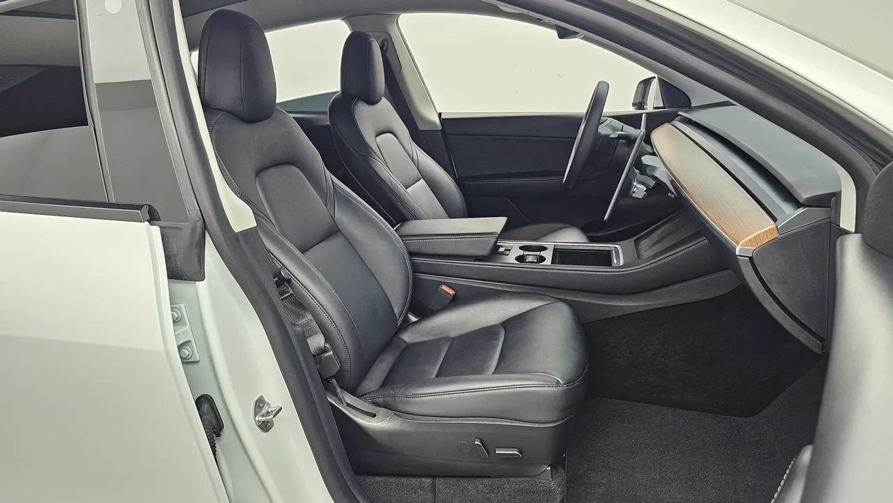 Tesla Model Y — miniaturë 10