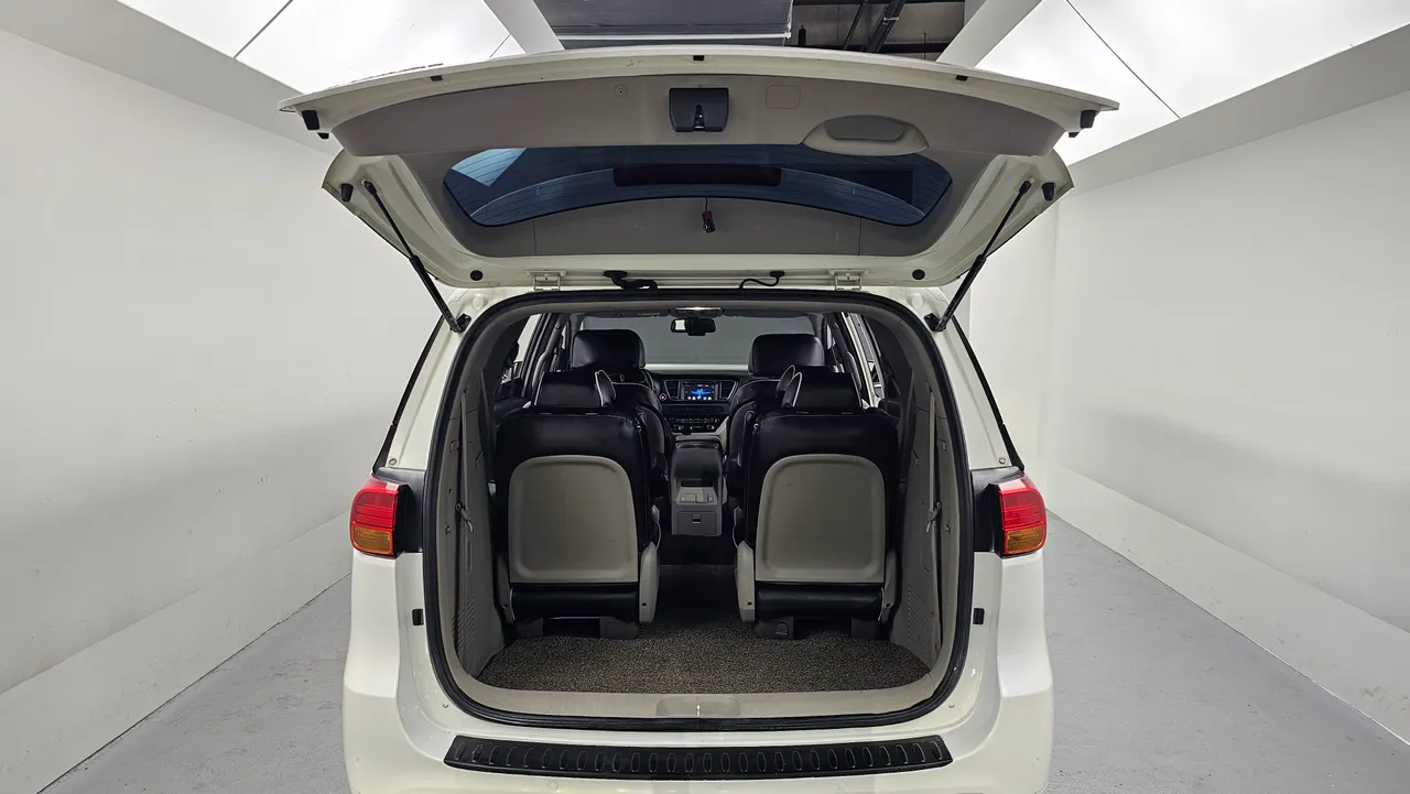 Kia Carnival — miniaturë 19