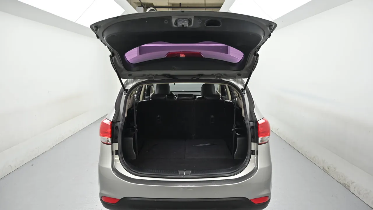 Kia Carens — miniaturë 19