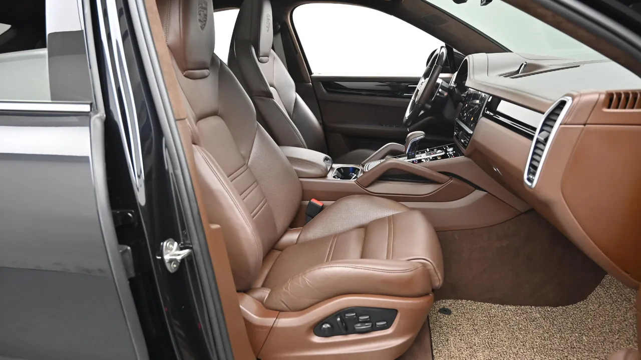 Porsche Cayenne — miniaturë 10