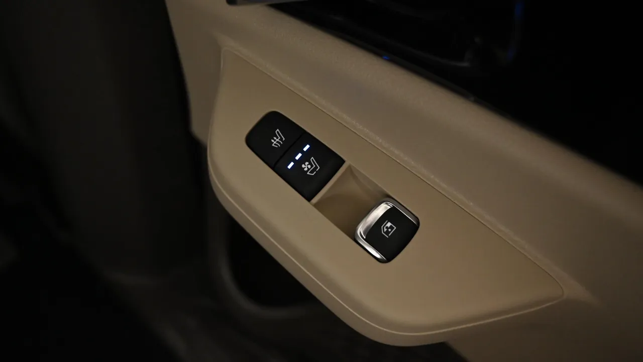 Kia Carnival — miniaturë 16