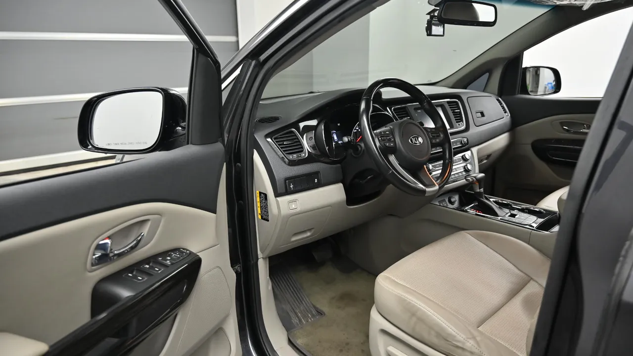Kia Carnival — miniaturë 11