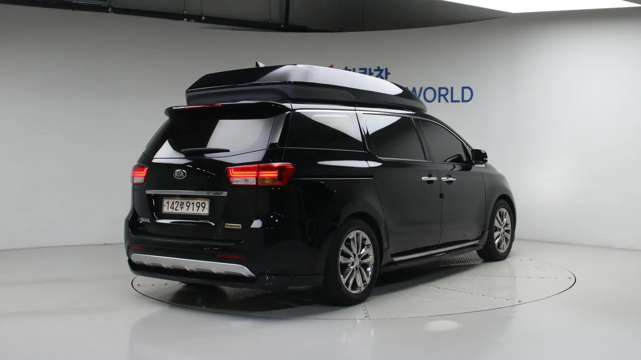 Kia Carnival — miniaturë 2