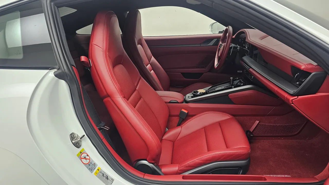Porsche 911 (992) Carrera