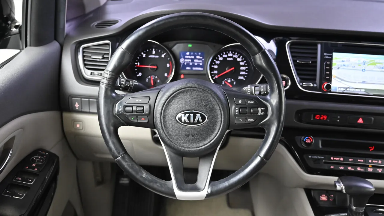 Kia Carnival — miniaturë 13