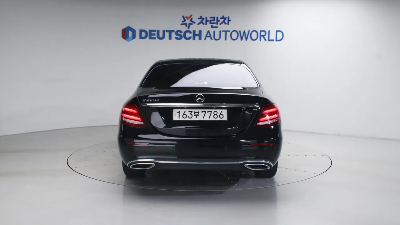 Mercedes-Benz E-klasse — miniaturë 4