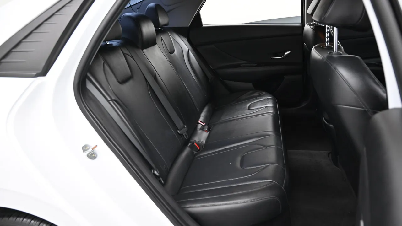 Hyundai Avante — miniaturë 12