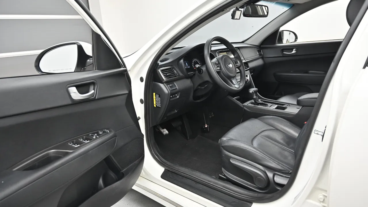 Kia K5 — miniaturë 11