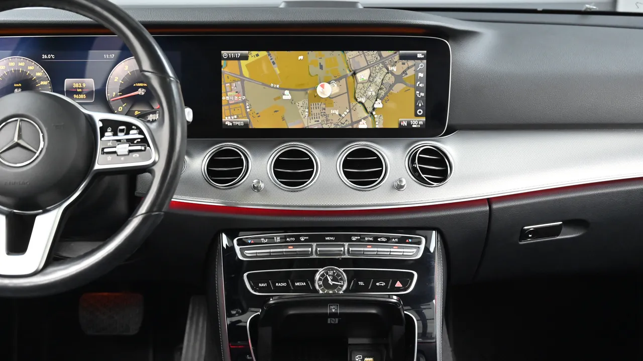 Mercedes-Benz E-klasse — miniaturë 14