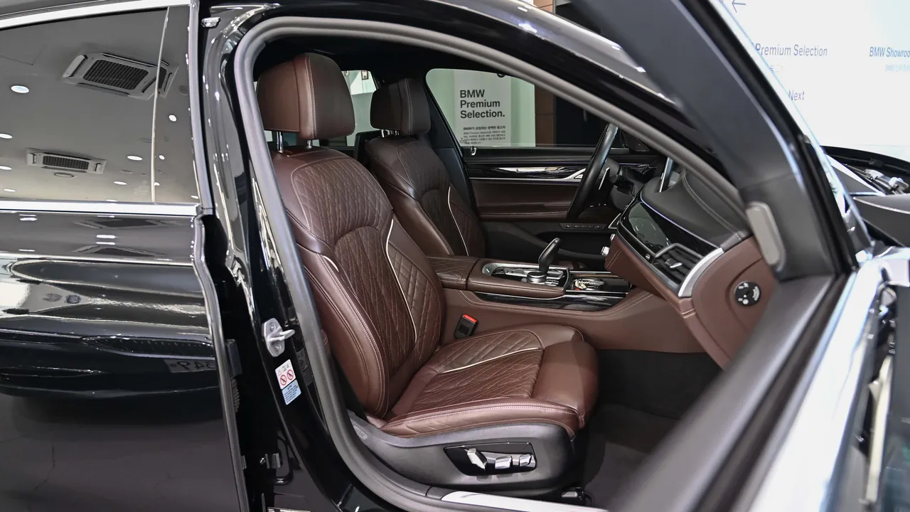 BMW 7er — miniaturë 13