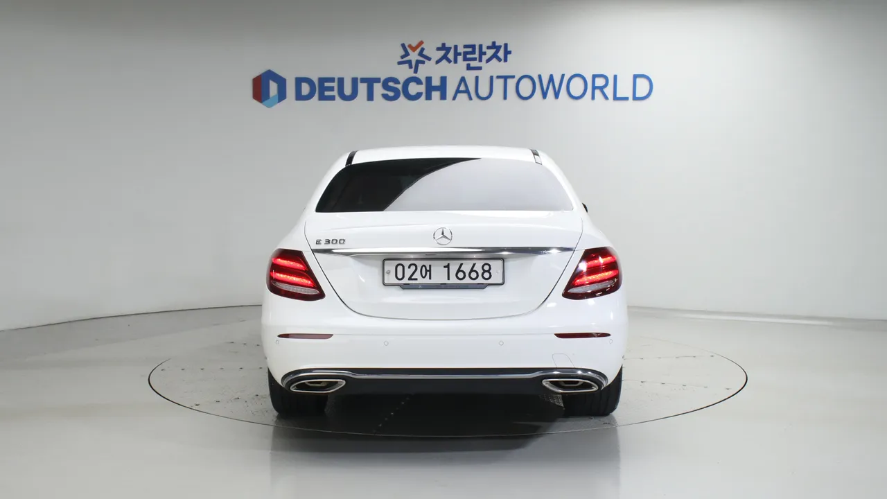 Mercedes-Benz E-klasse — miniaturë 4
