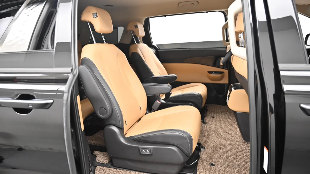 Kia Carnival — miniaturë 12