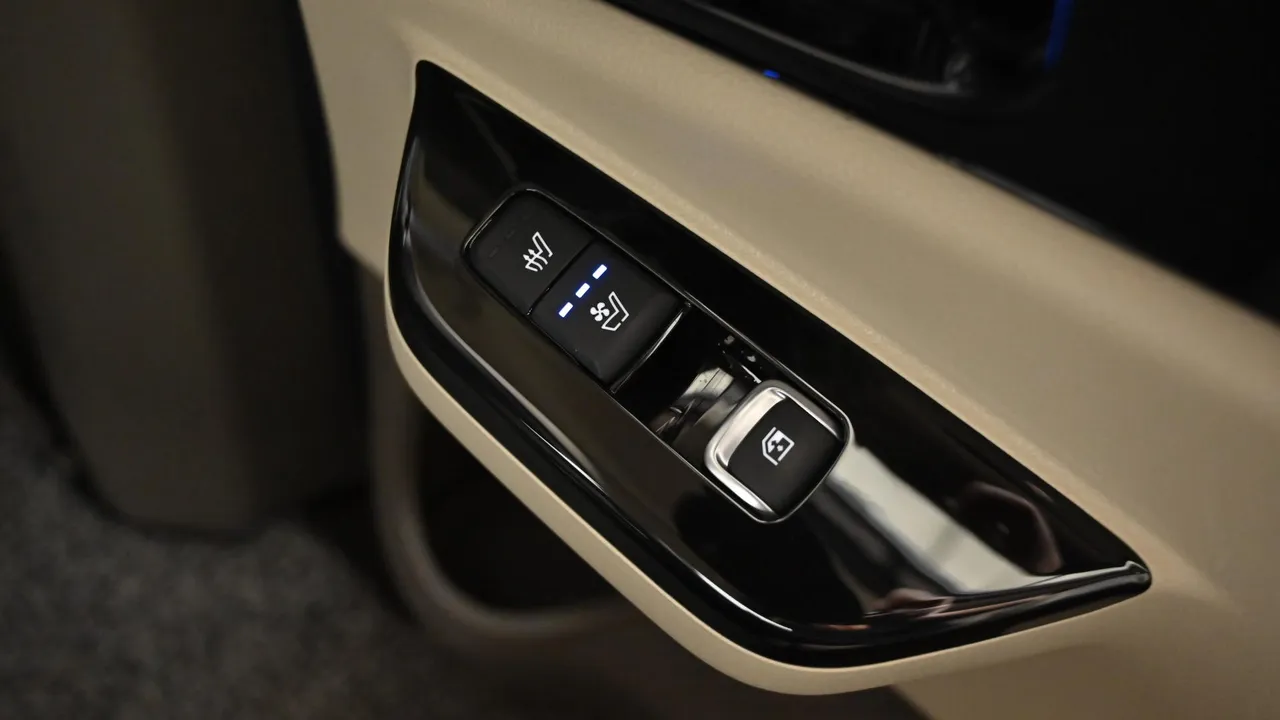 Kia Carnival — miniaturë 16
