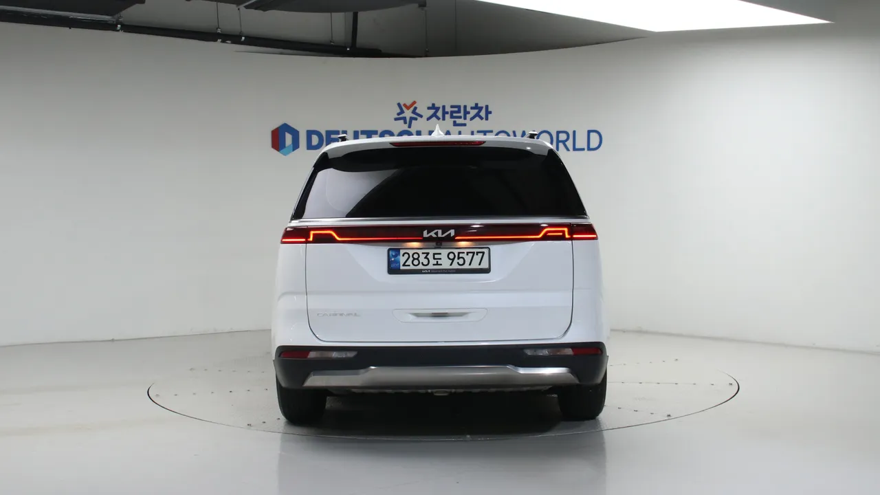 Kia Carnival — miniaturë 4