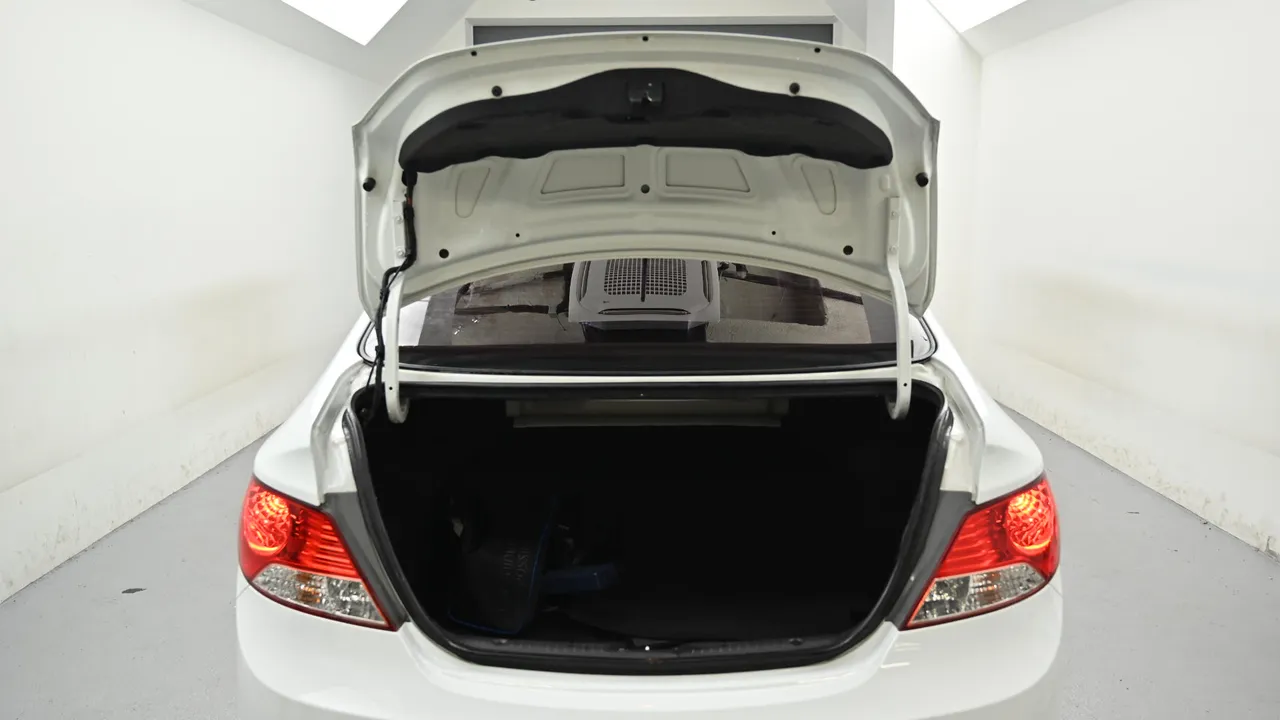 Hyundai Accent — miniaturë 19