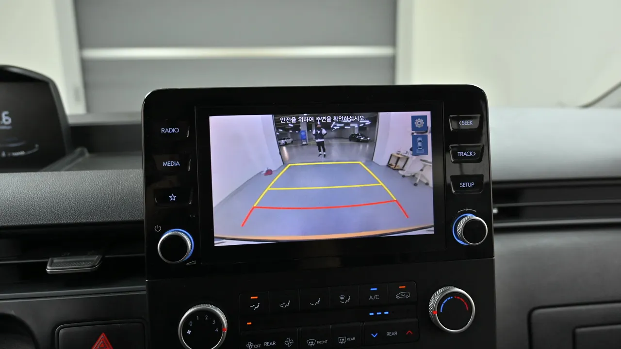 Hyundai Staria — miniaturë 15