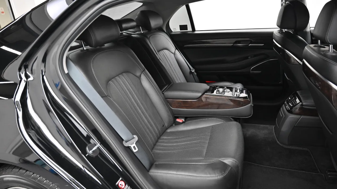 Genesis G90 — miniaturë 12