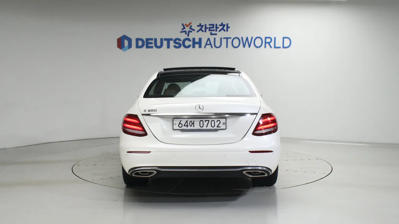 Mercedes-Benz E-klasse — miniaturë 4