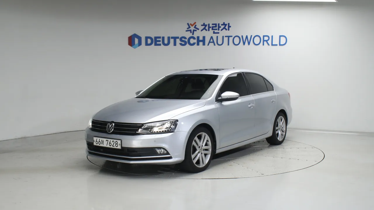 Volkswagen Jetta 2.0 TDI 블루모션 프리미엄 — foto 1