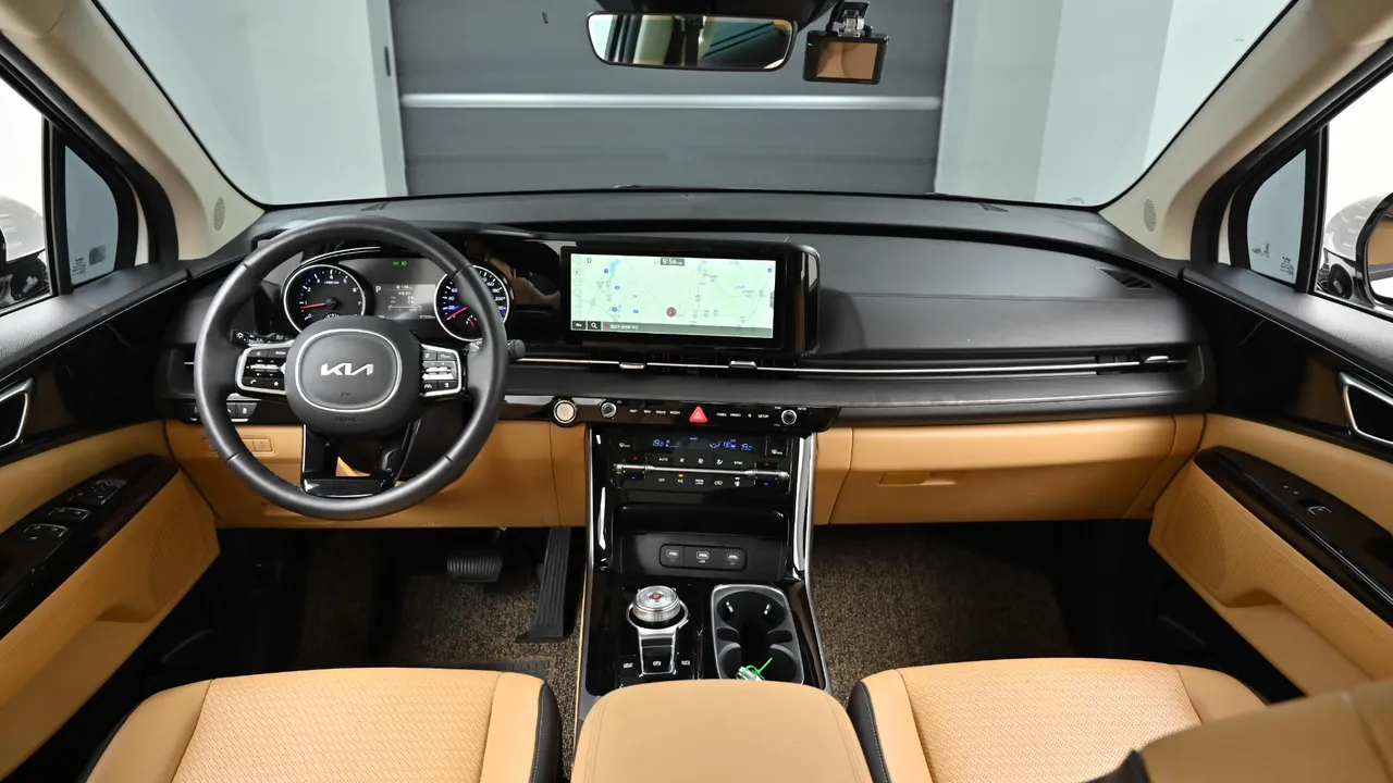 Kia Carnival — miniaturë 7