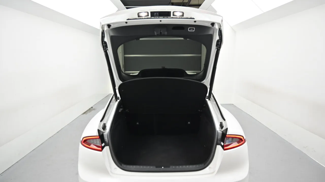 Kia Stinger — miniaturë 19