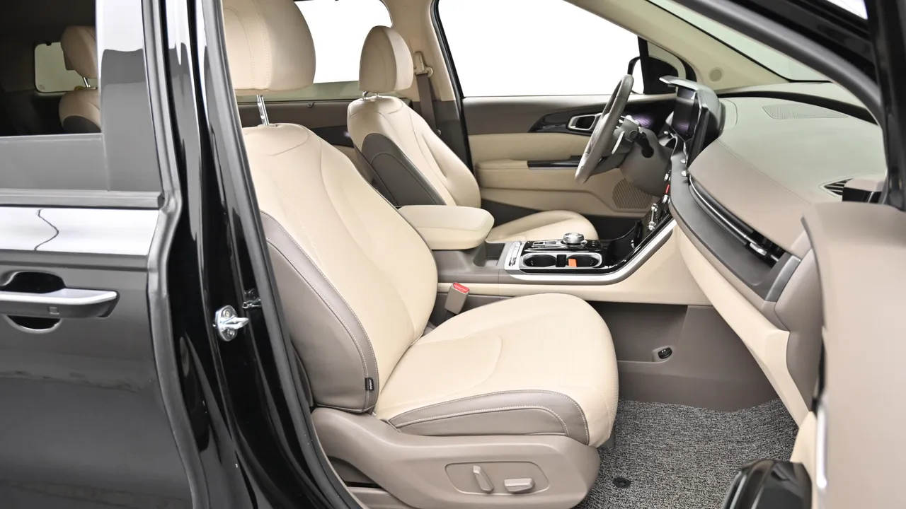 Kia Carnival — miniaturë 10