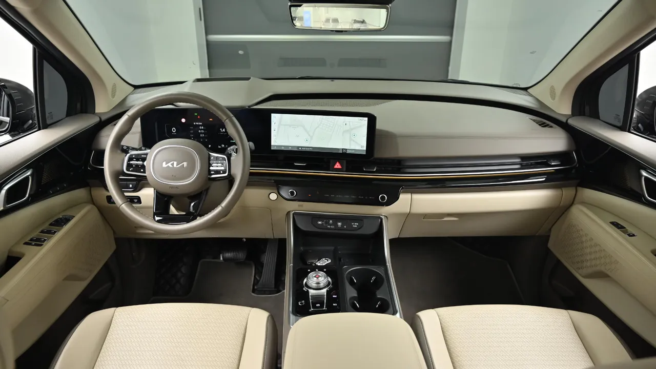 Kia Carnival — miniaturë 7
