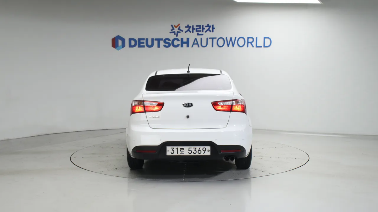 Kia Pride — miniaturë 4