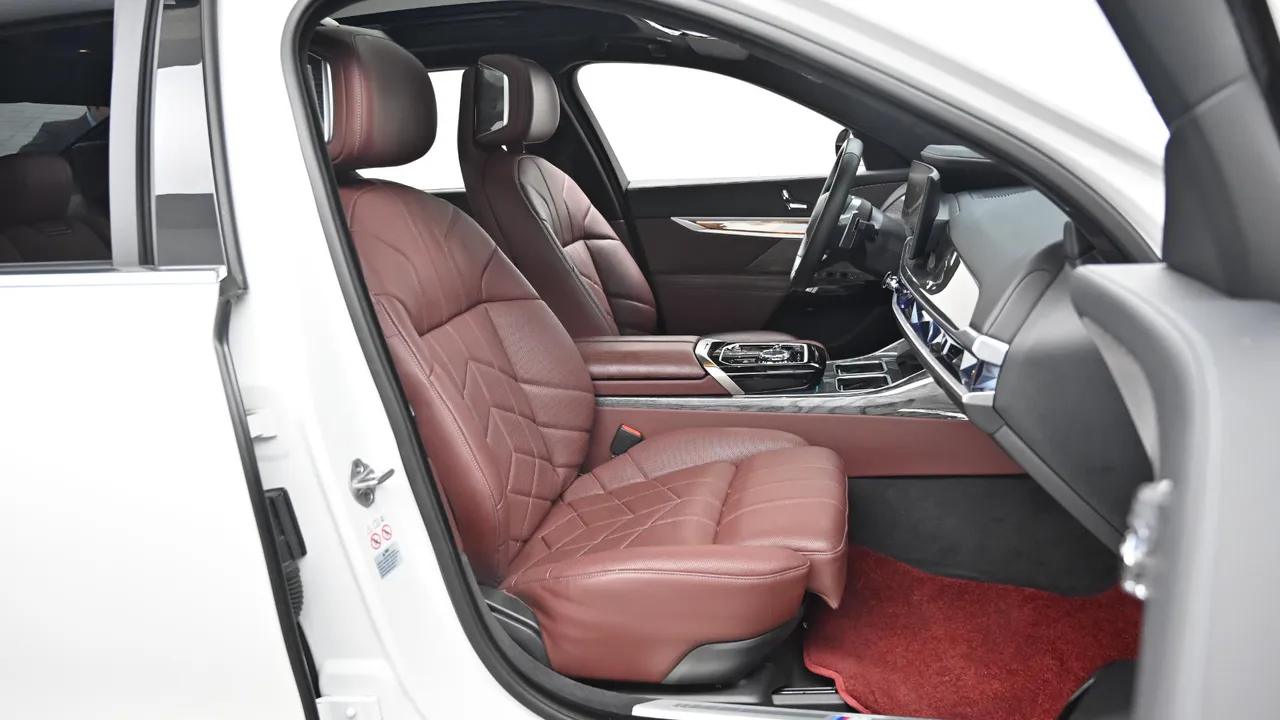 BMW 7er — miniaturë 26