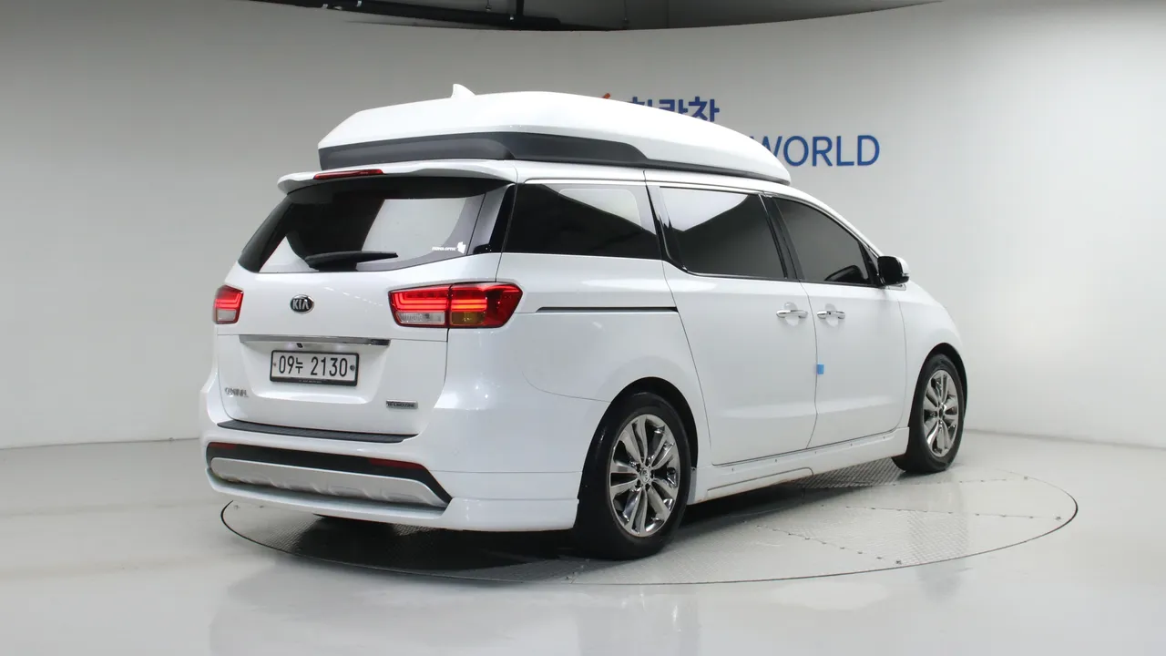 Kia Carnival — miniaturë 2