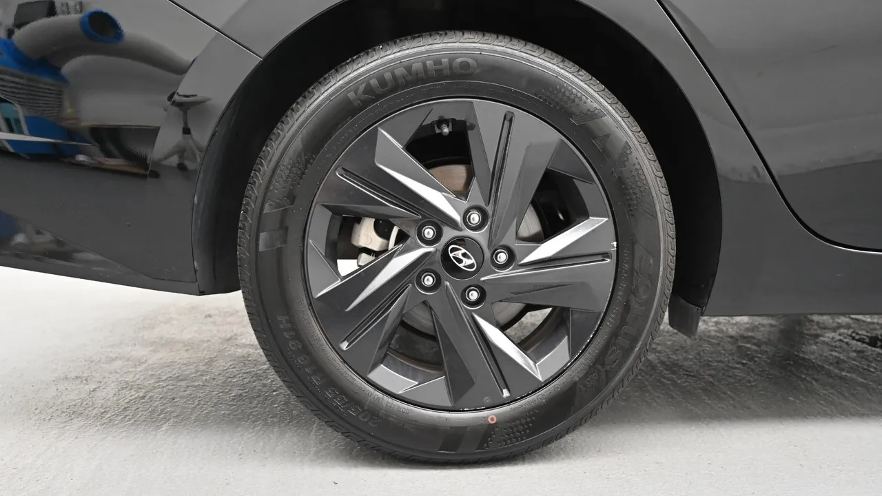 Hyundai Avante — miniaturë 5
