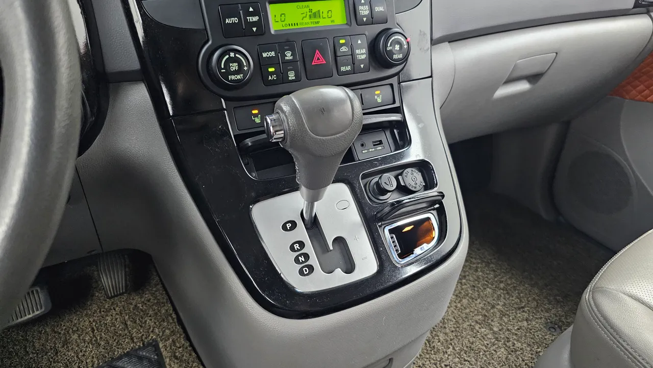 Kia Carnival — miniaturë 9